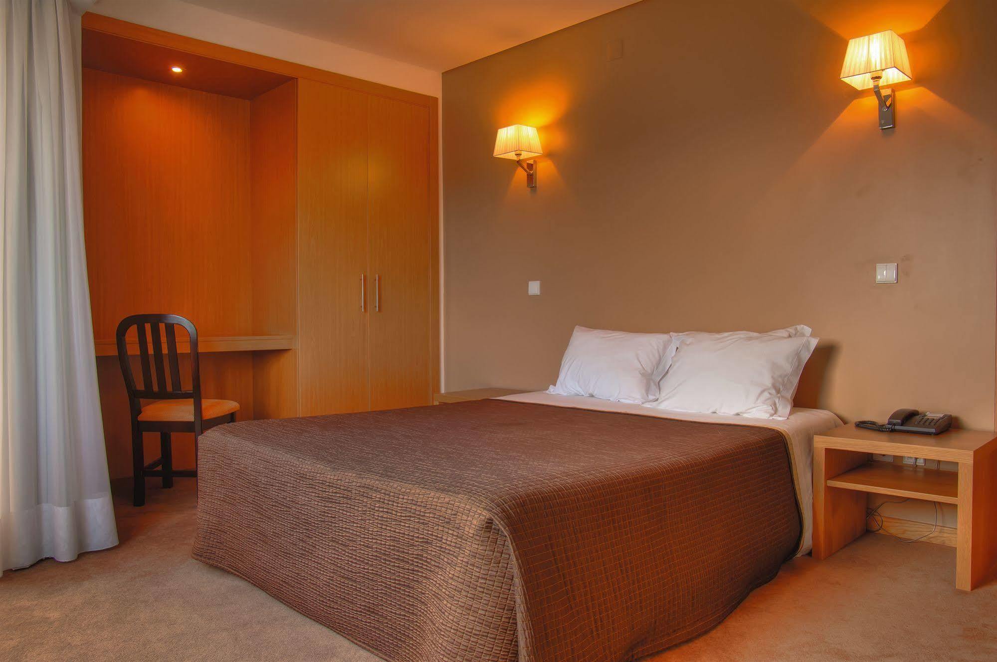 Stay Hotel Leiria Centro Bagian luar foto